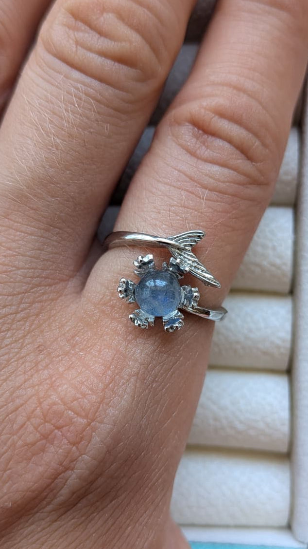 Labradorite Siren