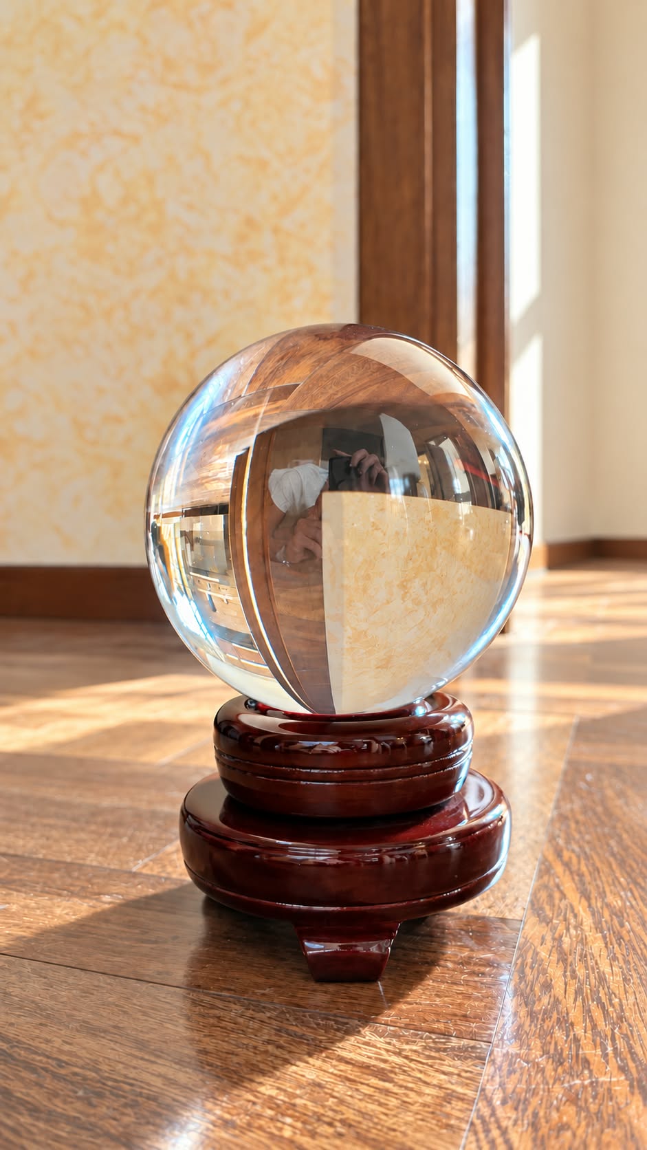 Sfera di cristallo con supporto