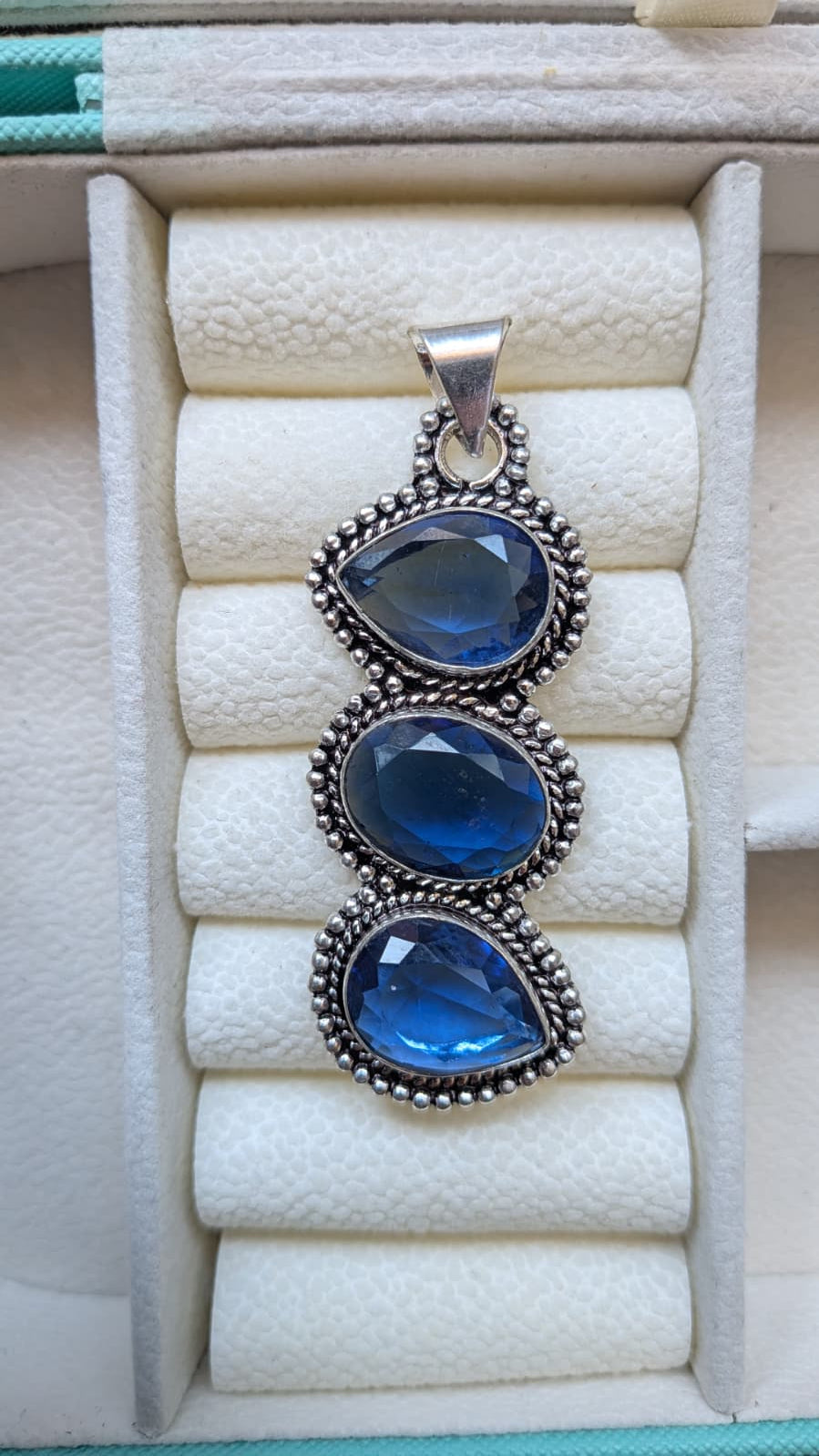 Tanzanite threesome